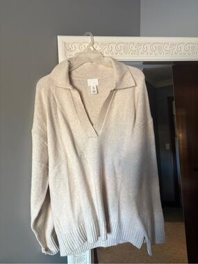 H&M Cream Collared V-Neck Pullover Sweater